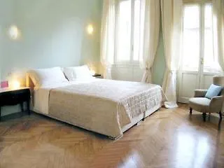 Apartment The Place Duomo Milan