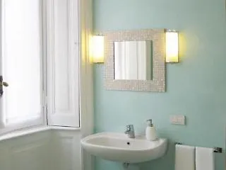 Apartment The Place Duomo Milan