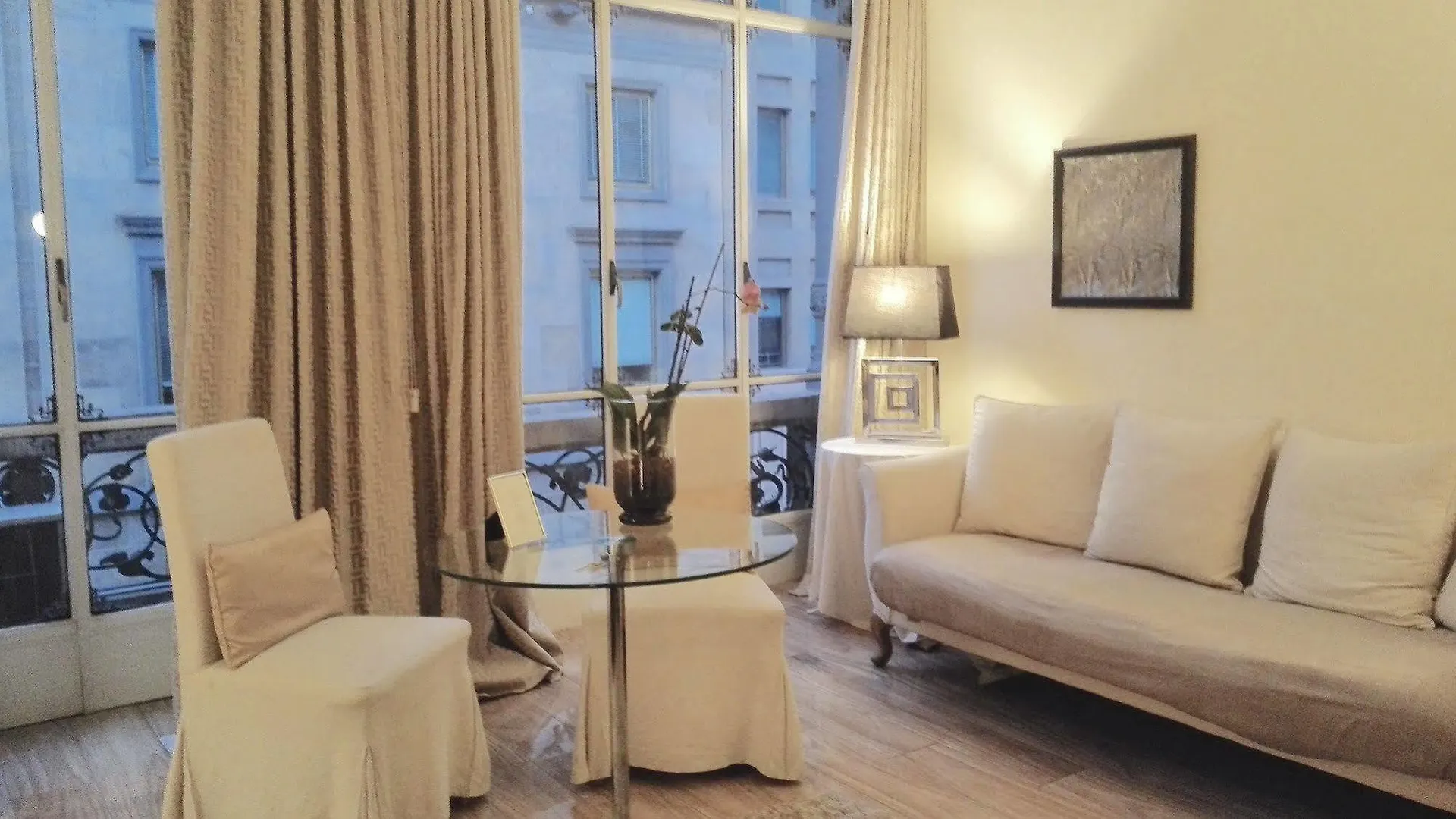 Apartment The Place Duomo Milan