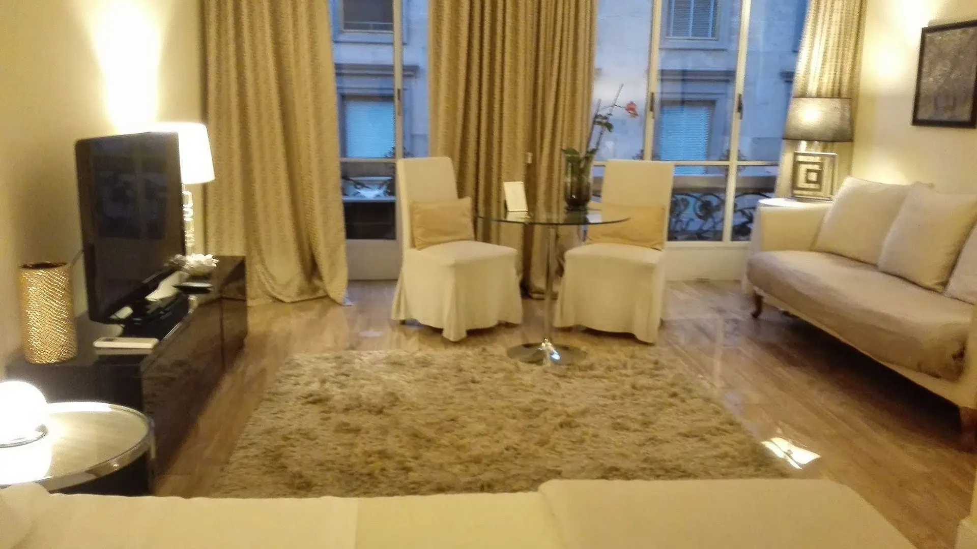Apartment The Place Duomo Milan